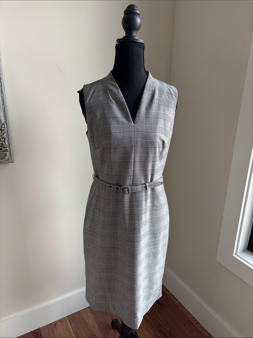 Ann Taylor Black and White Glen Plaid Sleeveless Belted Sheath Dress
